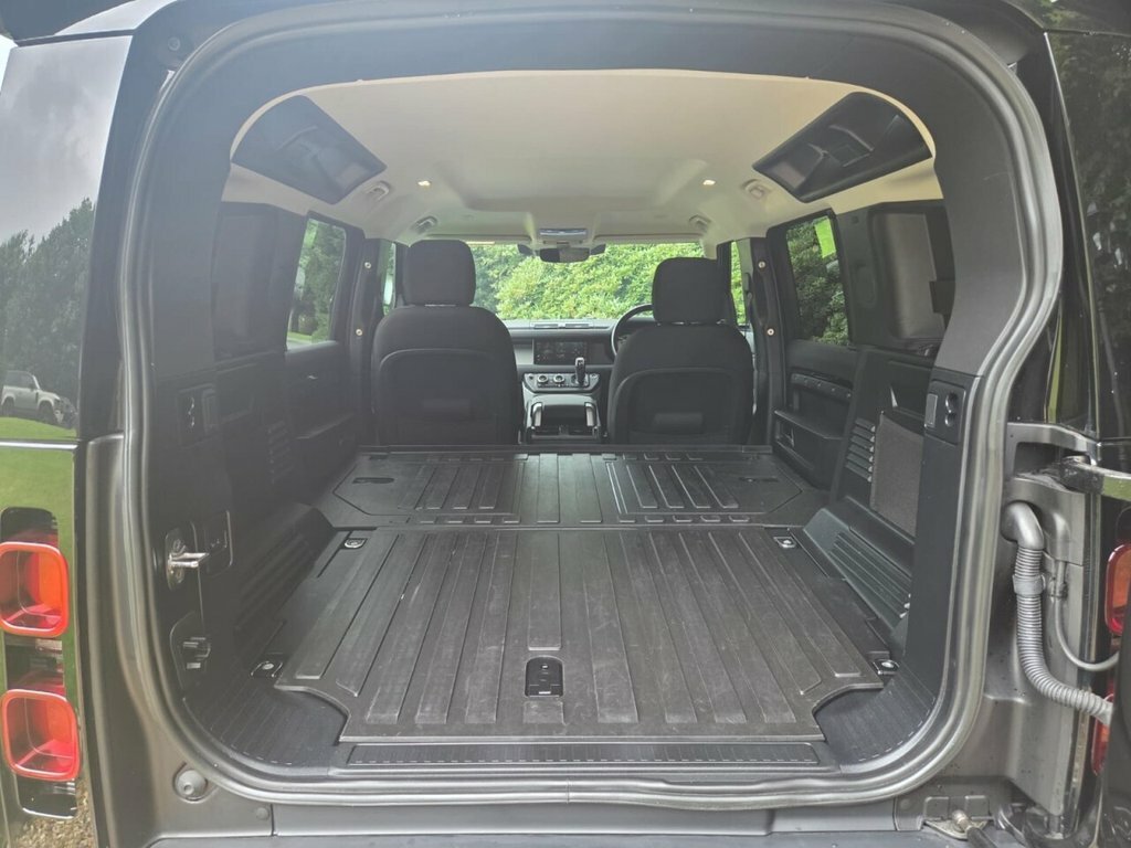 Land Rover Defender 110 Suv MD23GMG Black #4