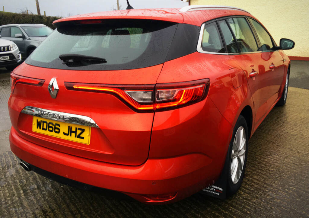 Renault Megane 1.5 Dci Dynamique Nav WD66JHZ Red #6