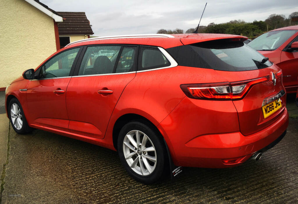 Renault Megane 1.5 Dci Dynamique Nav WD66JHZ Red #3