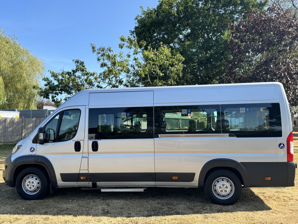 Peugeot Boxer 2.0 Bluehdi 440 Mini Bus Silver #6