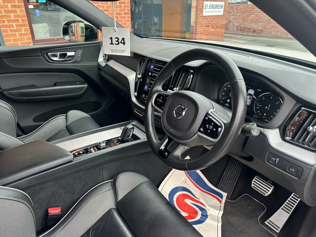 Volvo XC60 2L R-design GF21WBL White #4