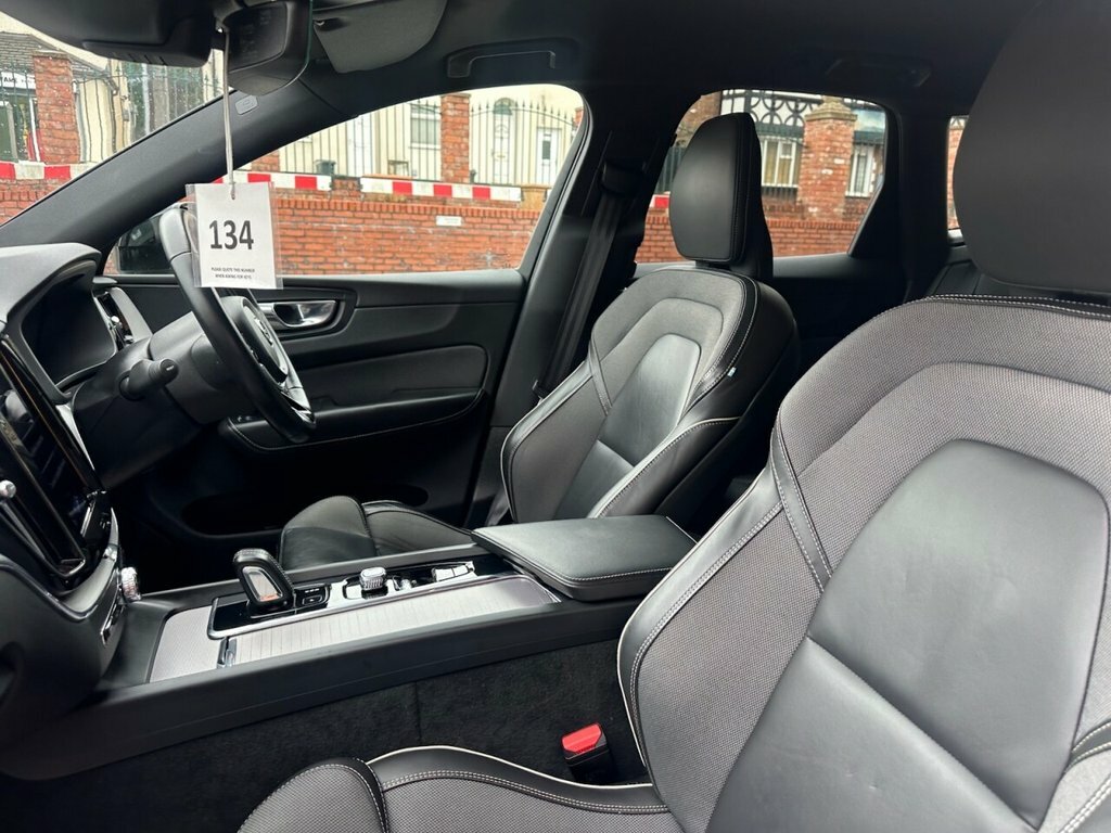 Volvo XC60 2L R-design GF21WBL White #5