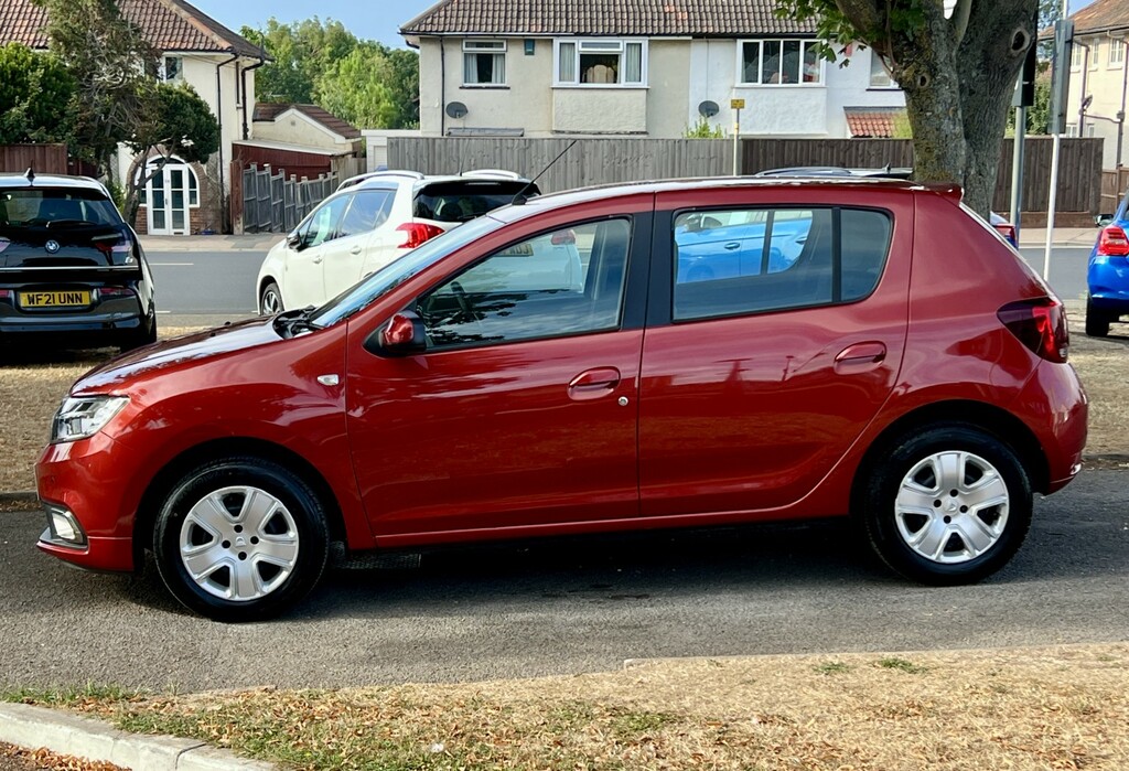 Dacia Sandero Hatchback 0.9 Laureate Tce 90 201767 Red #4