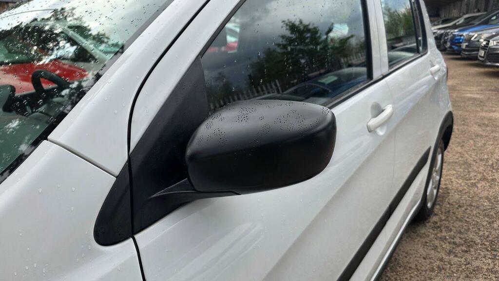Suzuki Celerio 1.0 Sz2 White #12