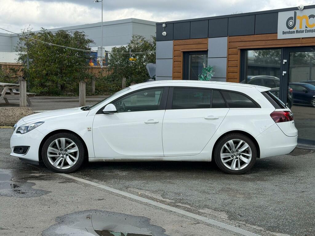 Vauxhall Insignia 2.0 Cdti Sri Nav Sports Tourer Euro 5 White #2