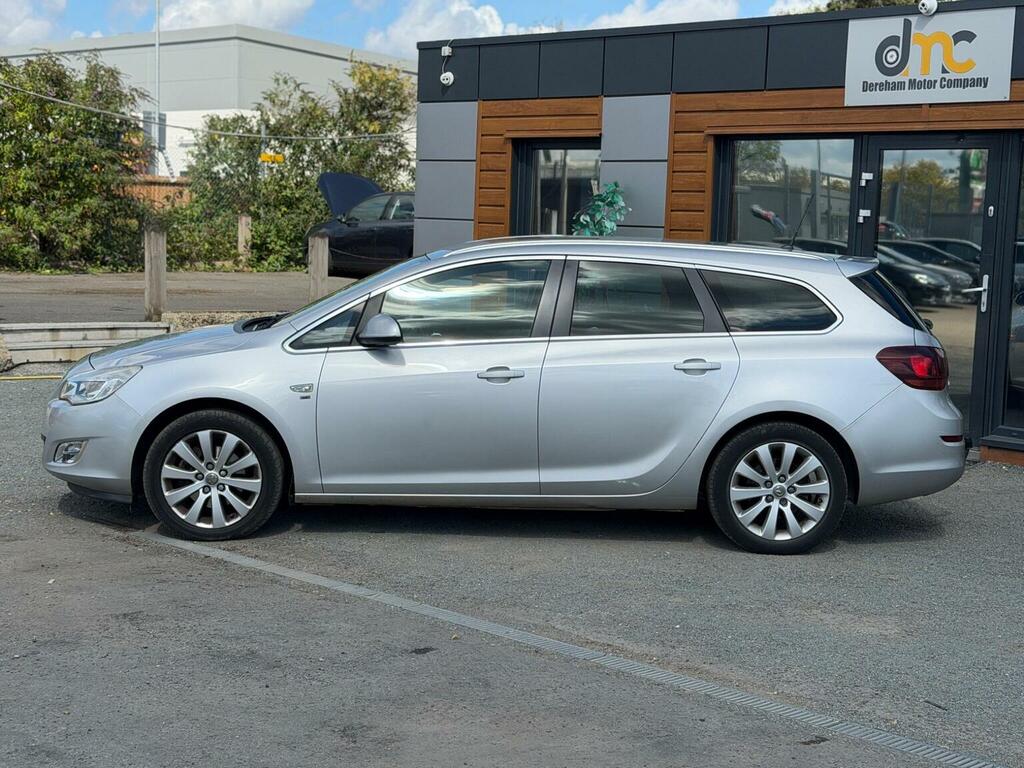 Vauxhall Astra 1.7 Cdti Ecoflex Se Sports Tourer Euro 5 Silver #2