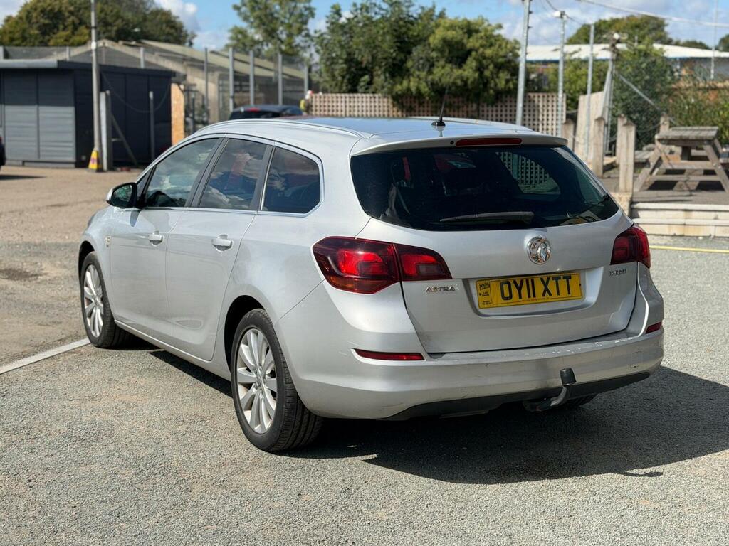 Vauxhall Astra 1.7 Cdti Ecoflex Se Sports Tourer Euro 5 Silver #3