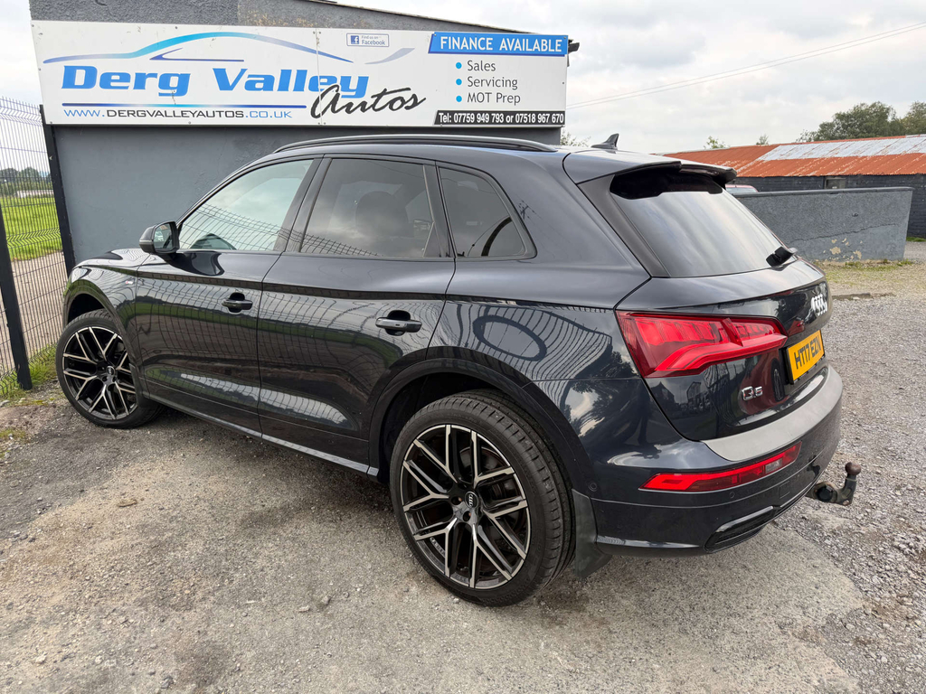 Audi Q5 Suv Black #3