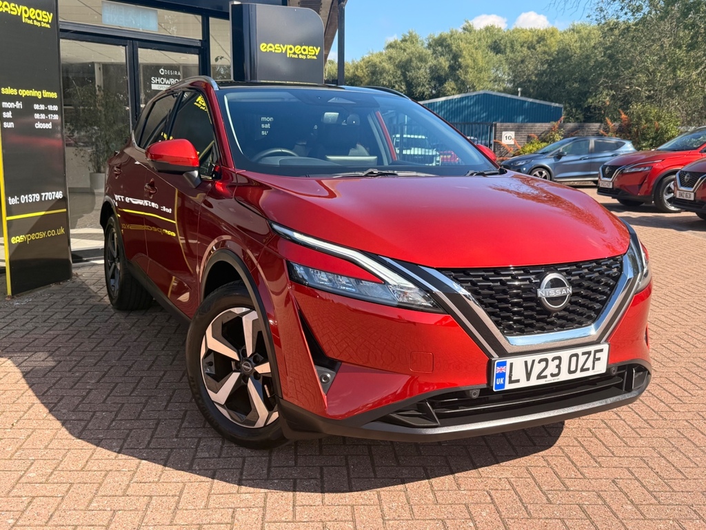 Nissan Qashqai 1.3 Dig-t Mh N-connecta Red