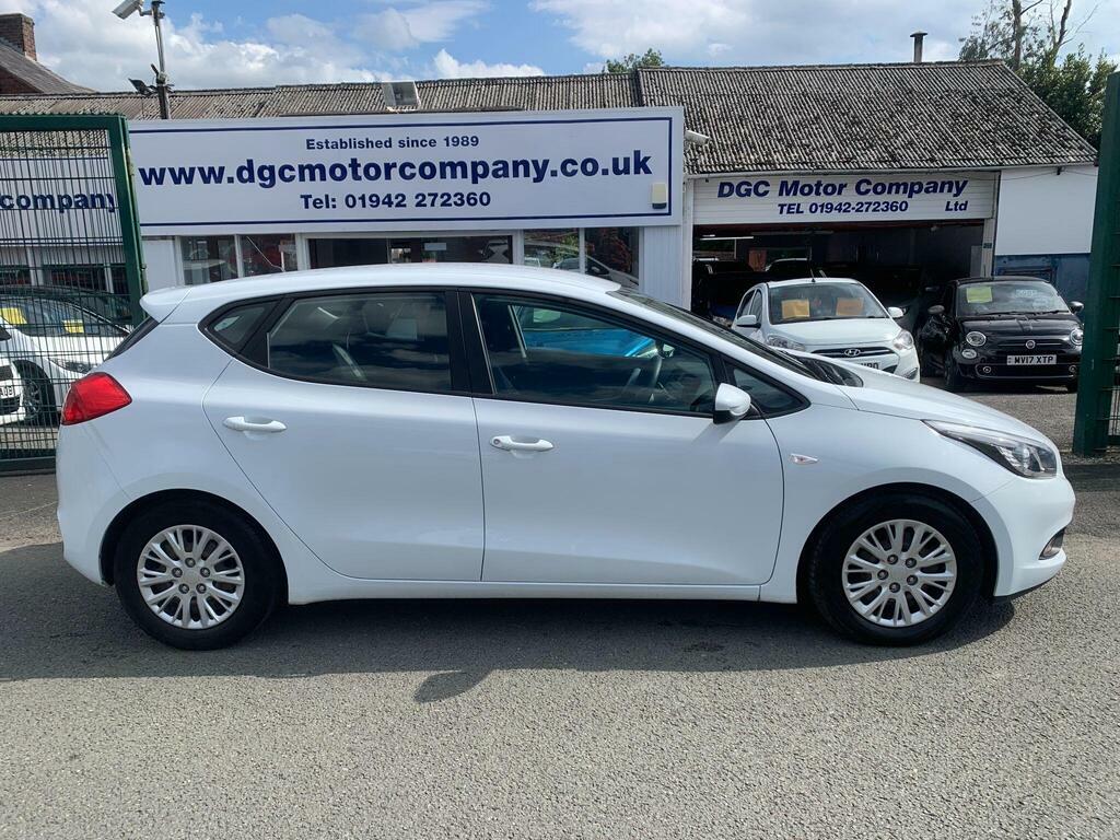Kia Ceed 1.6 Crdi Ecodynamics 1 Euro 5 S S White #4