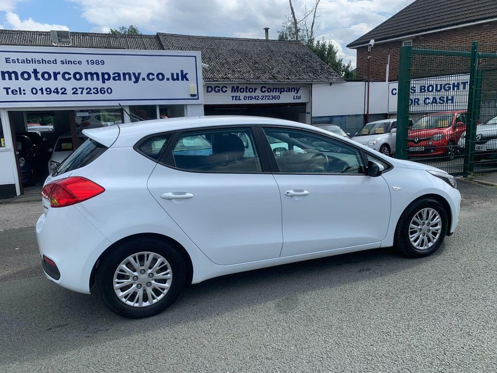 Kia Ceed 1.6 Crdi Ecodynamics 1 Euro 5 S S White #6
