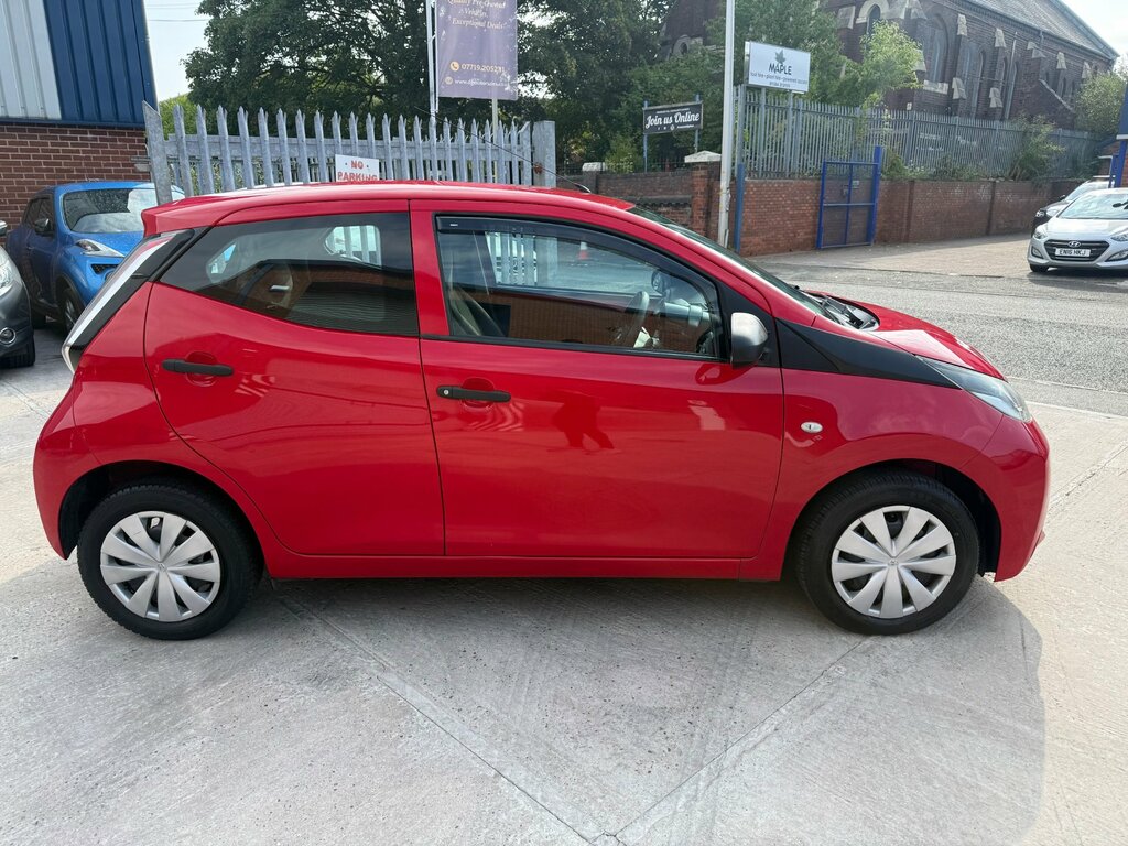 Toyota Aygo 1.0 Vvt-i X Hatchback Euro 5 Eur Red
