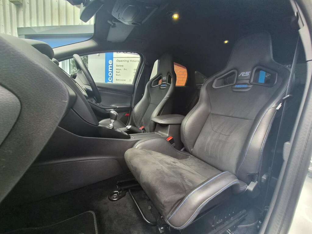 Ford Focus Rs ST66KUU White #6