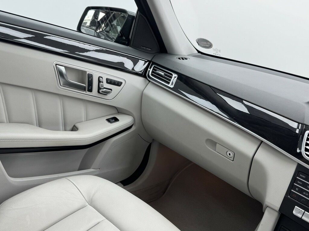 Mercedes-Benz E Class Coupe E220 Black #20