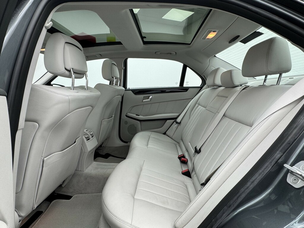 Mercedes-Benz E Class Coupe E220 Black #10