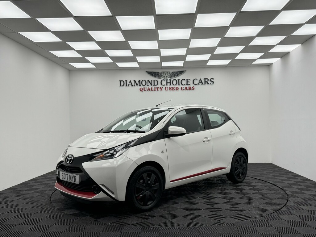 Toyota Aygo 1.0 Vvt-i X-play White #3