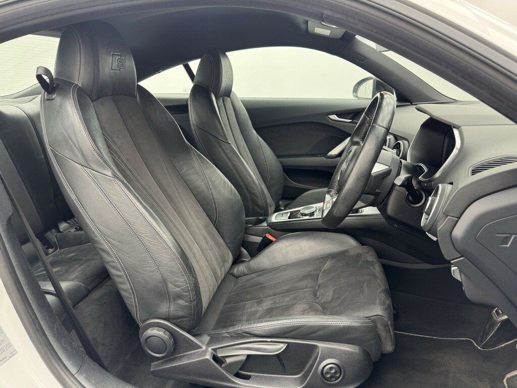 Audi TT Coupe 2.0 White #10