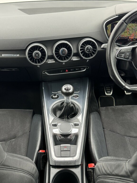 Audi TT Coupe 2.0 White #12