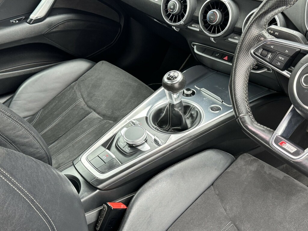 Audi TT Coupe 2.0 White #30