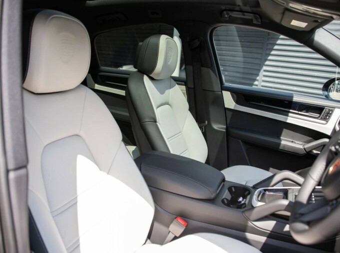 Porsche Cayenne Cayenne Coupe  Black #5