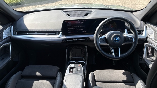 BMW iX1 30 66.5Kwh M Sport Xdrive 11Kw Charger Silver #4