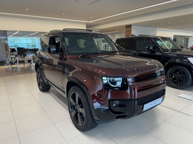 Land Rover Defender 90 5.0 P52v8 V8 Edition 4Wd Euro 6 3-Door Red