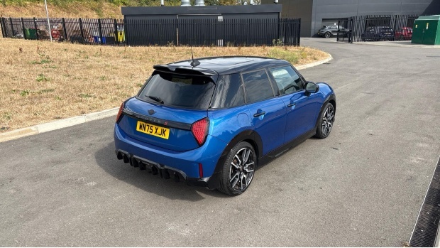 Mini Hatch J01 Mini E Green #38