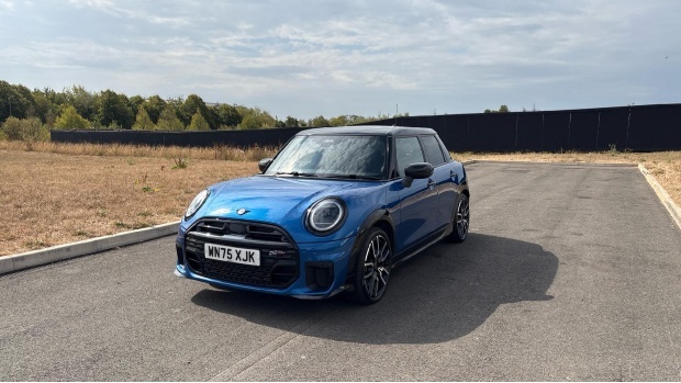 Mini Hatch J01 Mini E Green #24