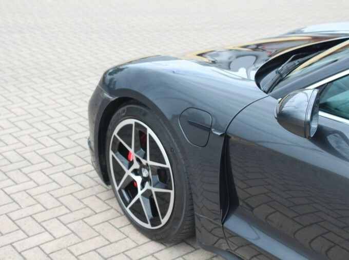 Porsche Taycan 4S #14