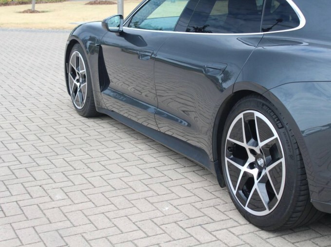 Porsche Taycan 4S #16