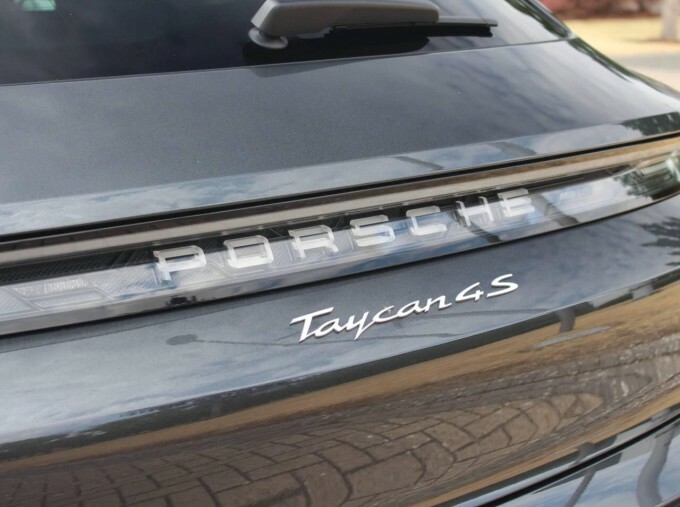 Porsche Taycan 4S #24