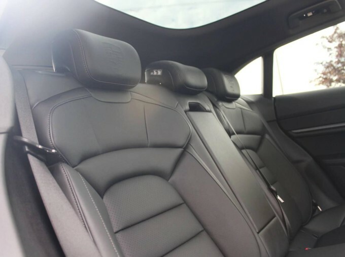 Porsche Taycan 4S #40