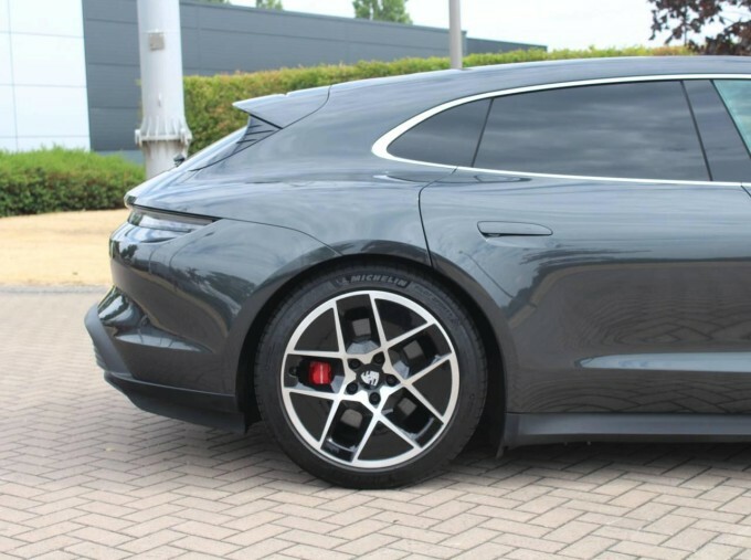 Porsche Taycan 4S #19