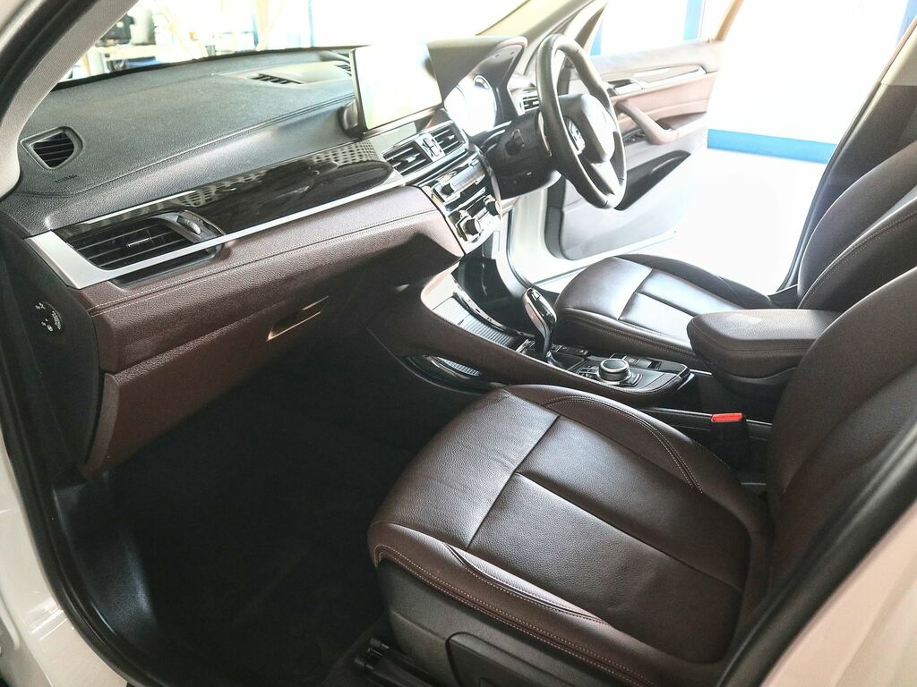 BMW X1 2.0 Xdrive20i Xline White #4
