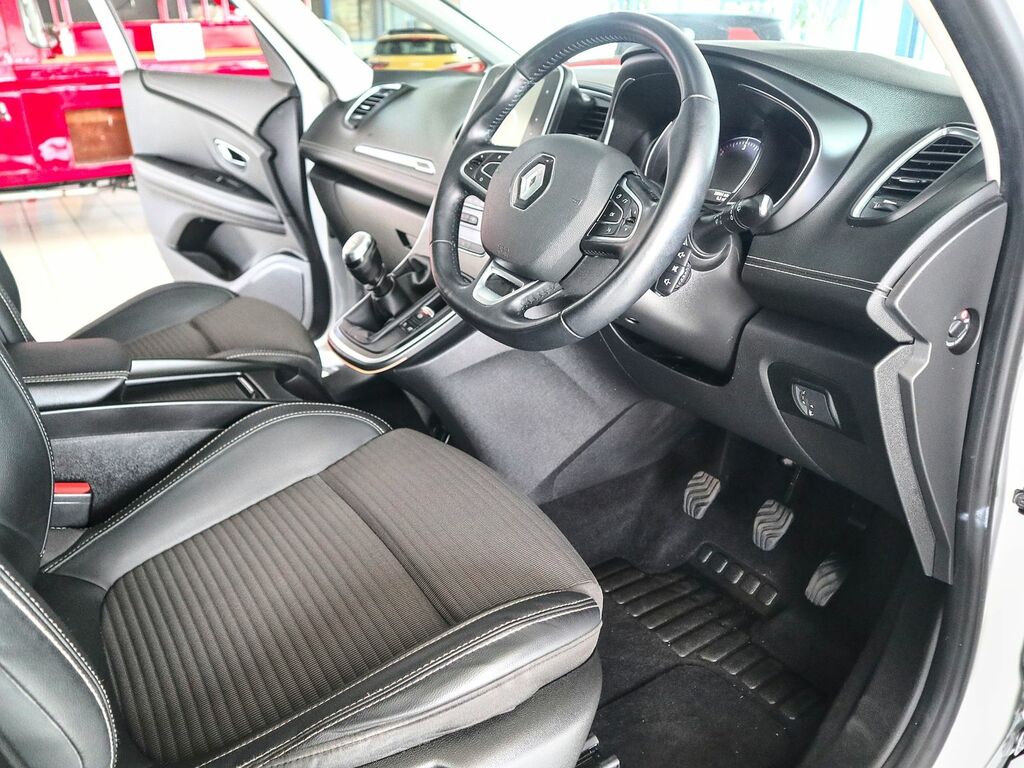 Renault Grand Scenic 1.5 Dynamique S Nav Dci Black #3