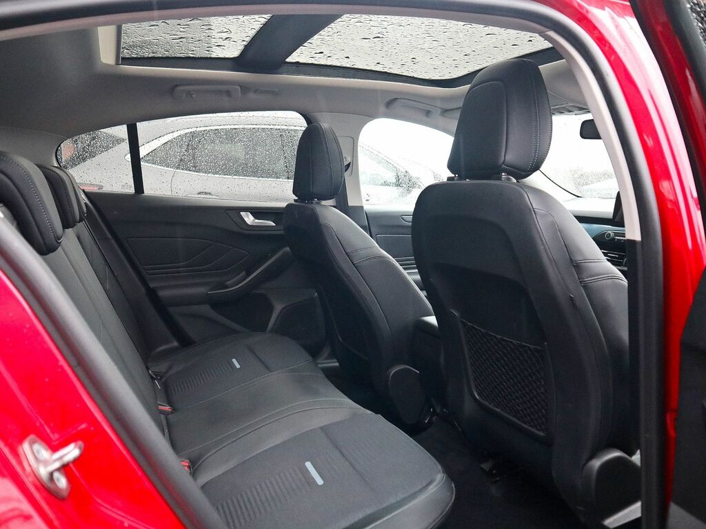 Ford Focus 1.0 Active X Edition Ecoboost Mhev CN71FZZ Red #4