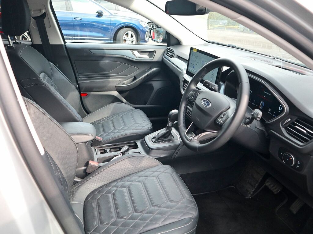 Ford Focus 1.0 Ecoboost Hybrid Mhev 155 Titanium Black #3