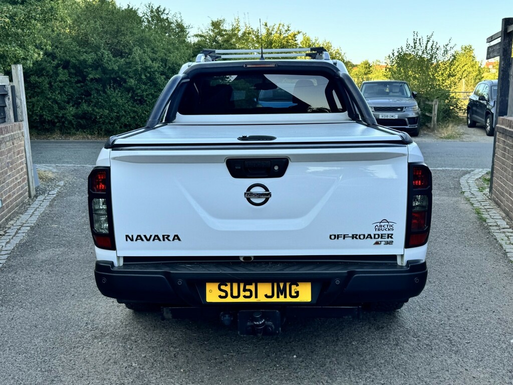 Nissan Navara Pickup 2.3 Dci Off-roader At32 201818 White #6