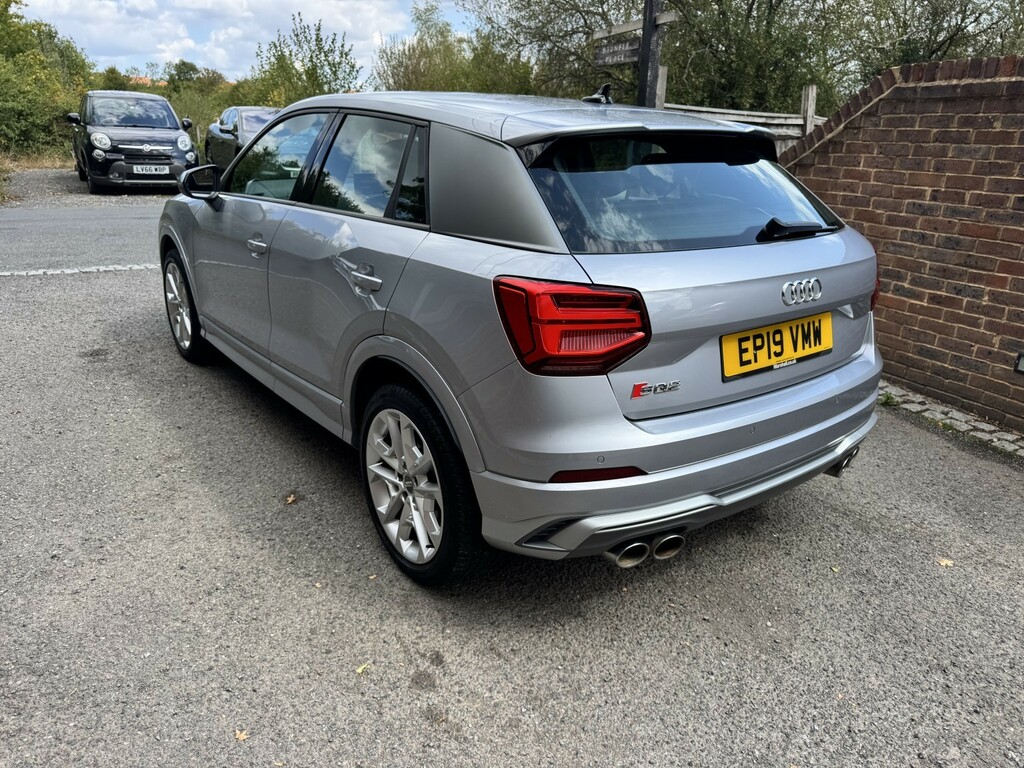 Audi SQ2 2L Null White #15