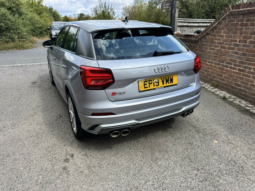 Audi SQ2 2L Null White #16