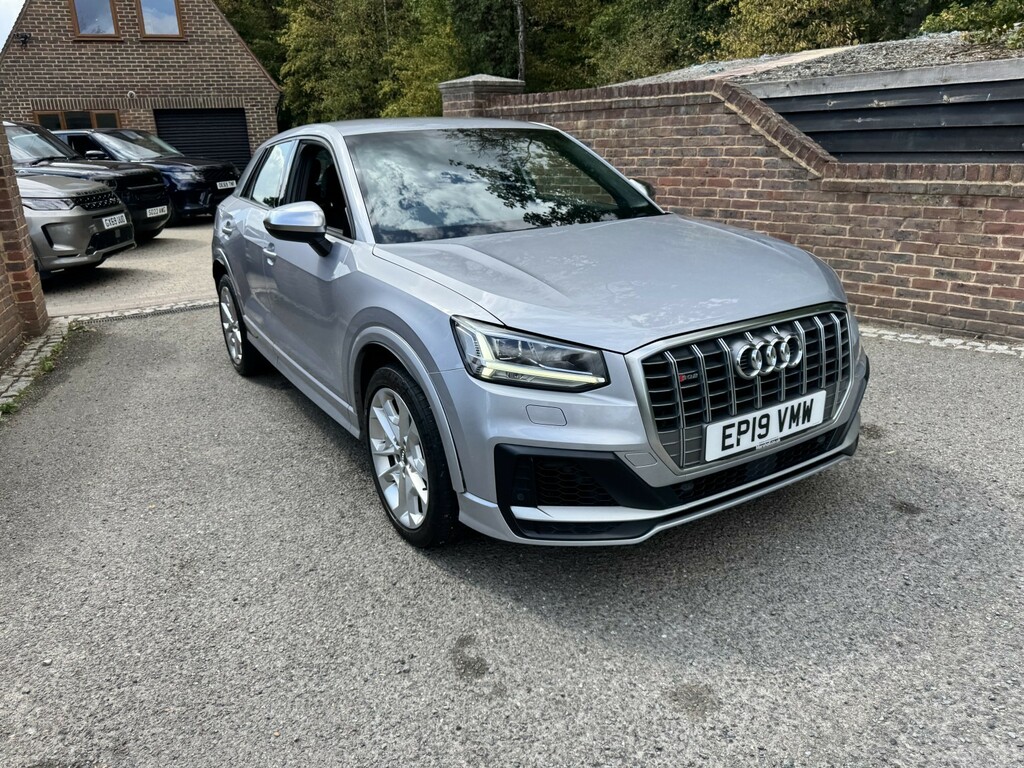 Audi SQ2 2L Null White #10