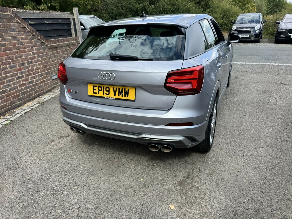 Audi SQ2 2L Null White #20