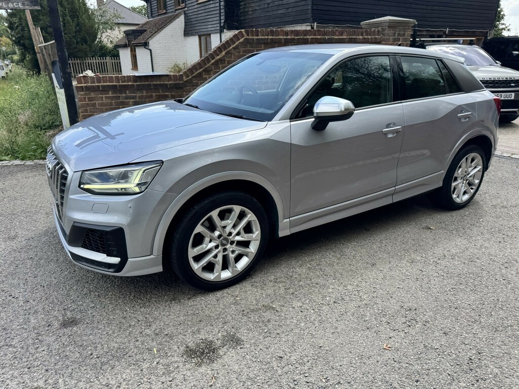 Audi SQ2 2L Null White #14