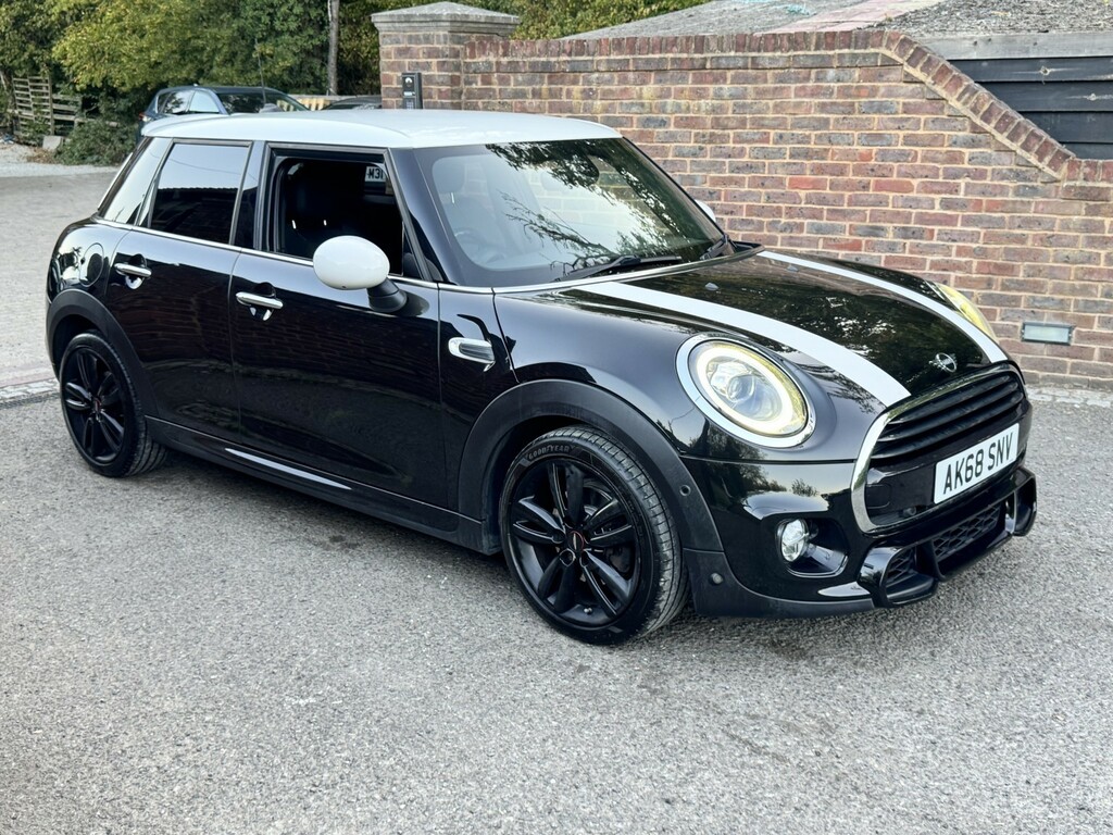 Mini Hatch Hatchback 1.5 5-Door Hatch Cooper Sport 201868 AK68SNV Black