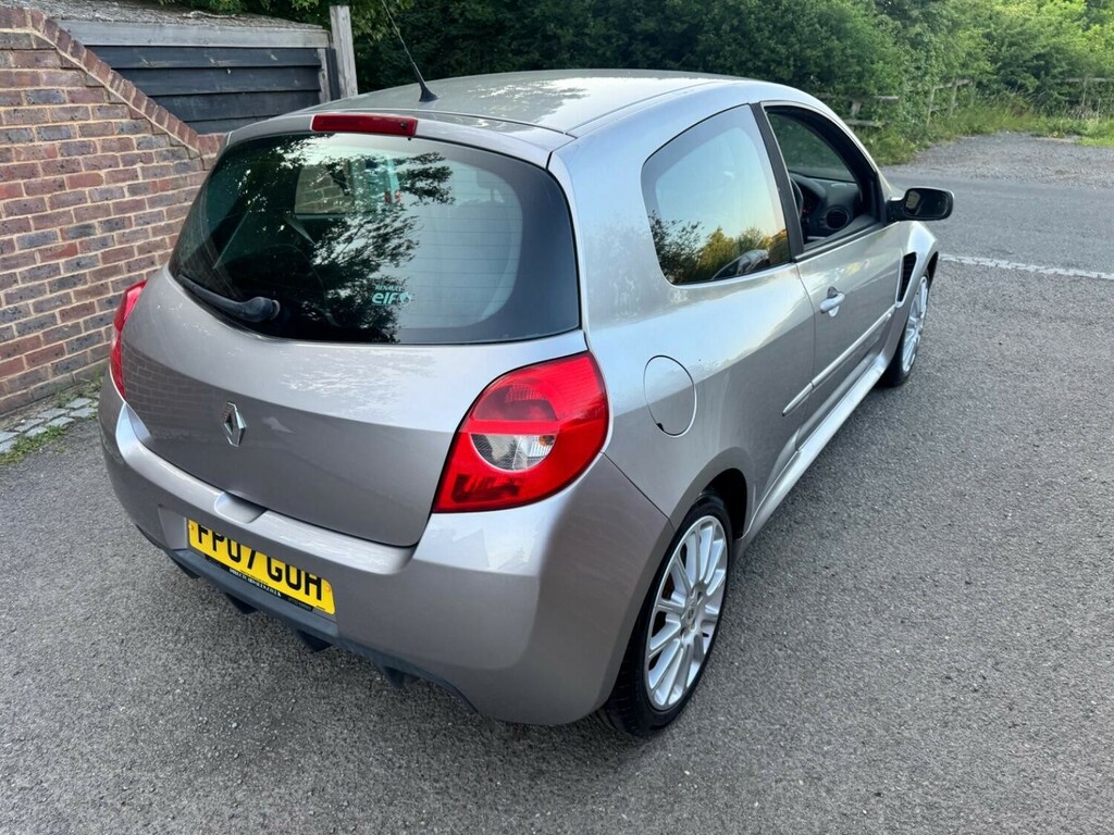 Renault Clio Initiale Gold #31