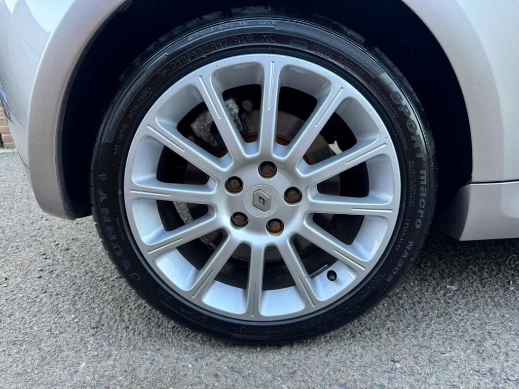 Renault Clio Initiale Gold #19