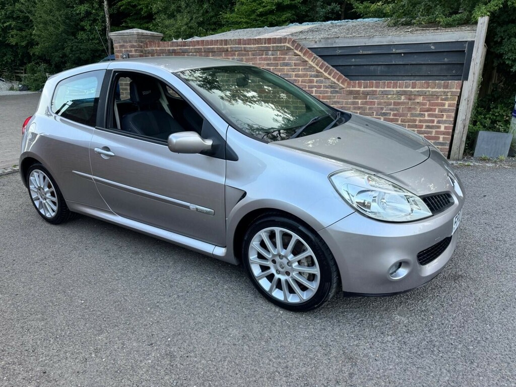 Renault Clio Initiale Gold #1
