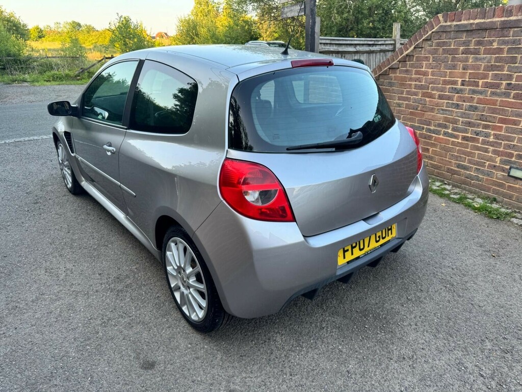 Renault Clio Initiale Gold #4
