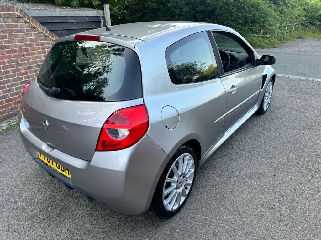 Renault Clio Initiale Gold #30