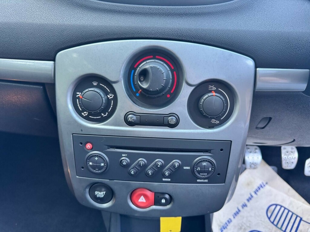 Renault Clio Initiale Gold #14